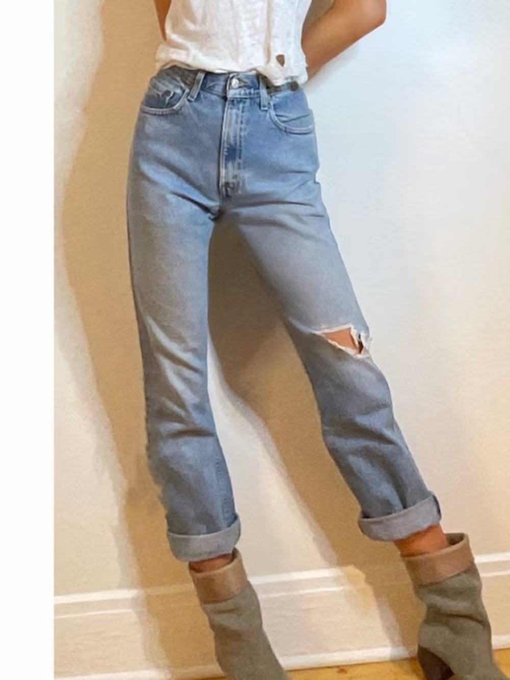 Vintage Levi's 505 Light Blue Distressed Boyfriend Jeans - Picture 5 of 16